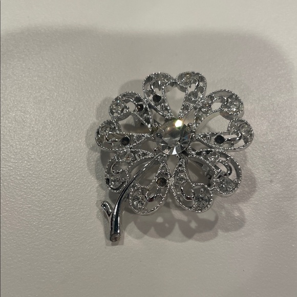 Jewelry - Silver Floral Crystal Brooch Pin - Women's Jewelry vintage 2”